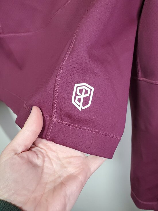 BORN PRIMITIVE Convertible Pullover Hoodie 1/2 Zip Cropped Sangria Women's XL - Picture 7 of 13